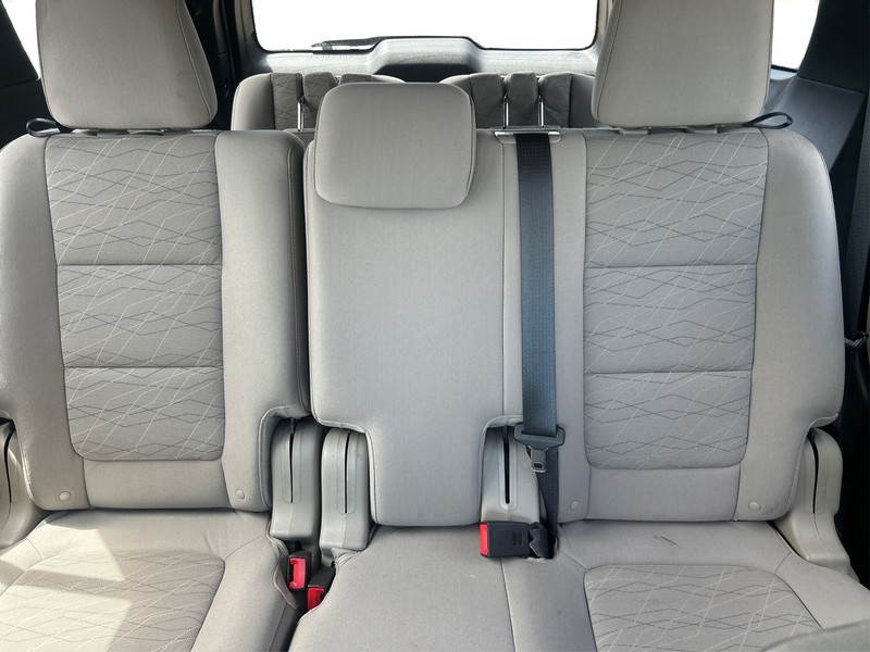 Ford Explorer Vehicle Full-screen Gallery Image 12