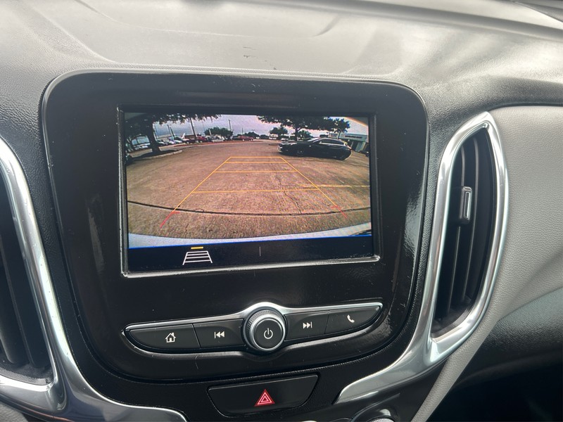 Chevrolet Equinox Vehicle Full-screen Gallery Image 17