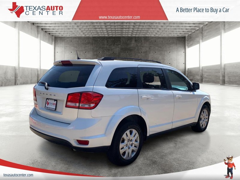 Dodge Journey Vehicle Full-screen Gallery Image 7