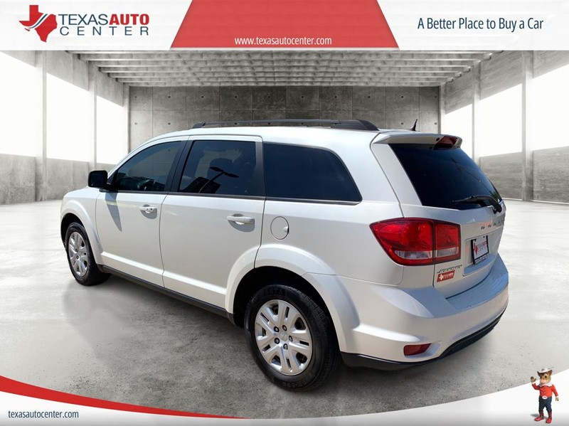 Dodge Journey Vehicle Full-screen Gallery Image 8