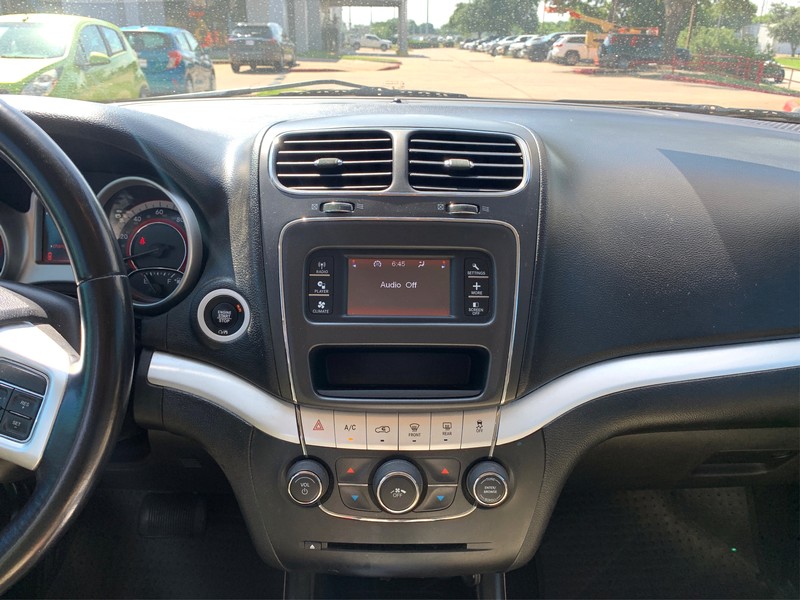 Dodge Journey Vehicle Full-screen Gallery Image 11