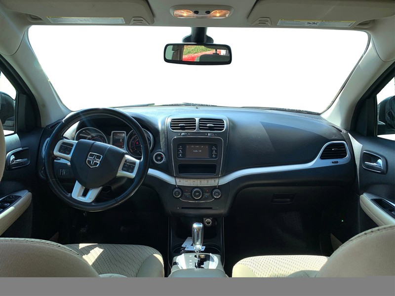 Dodge Journey Vehicle Full-screen Gallery Image 16