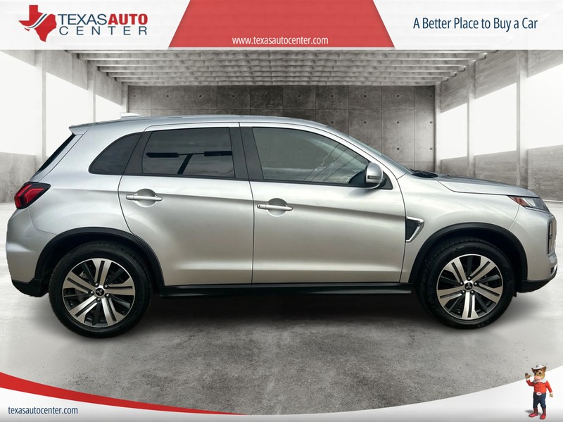 Mitsubishi Outlander Sport Vehicle Full-screen Gallery Image 4