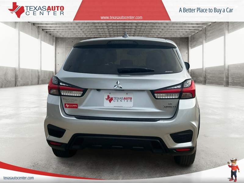 Mitsubishi Outlander Sport Vehicle Full-screen Gallery Image 6