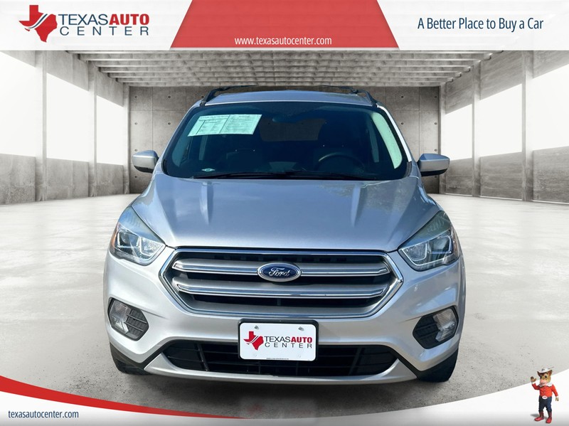 Ford Escape Vehicle Full-screen Gallery Image 3