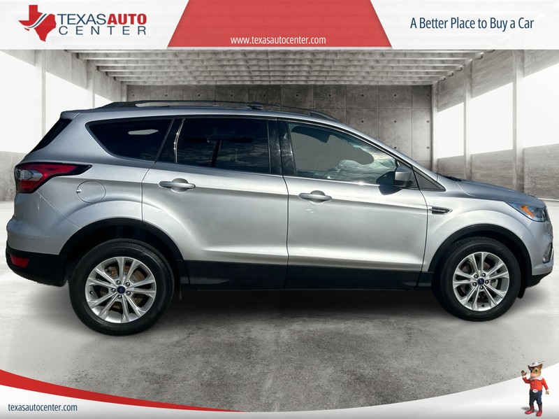 Ford Escape Vehicle Full-screen Gallery Image 4