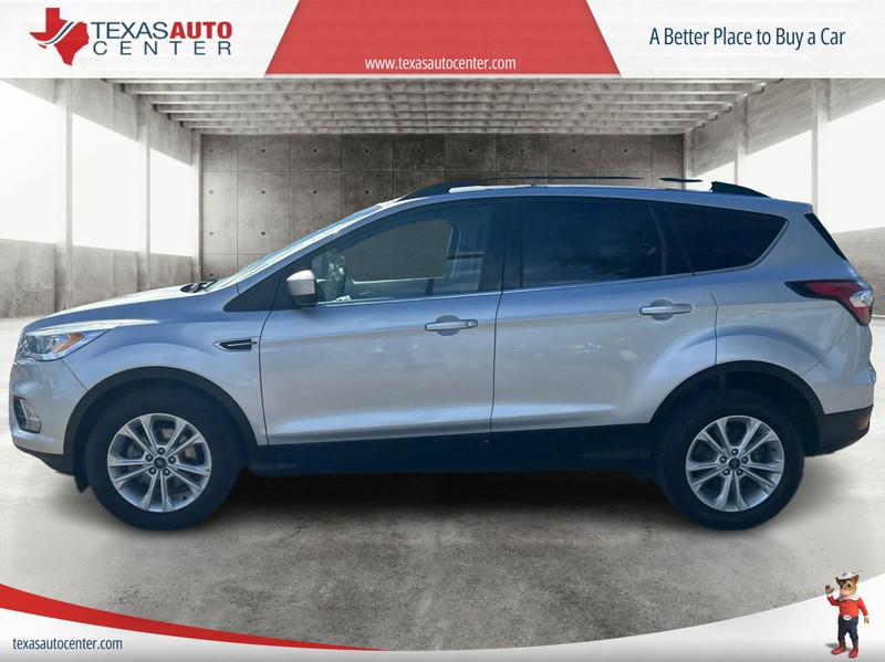 Ford Escape Vehicle Full-screen Gallery Image 5