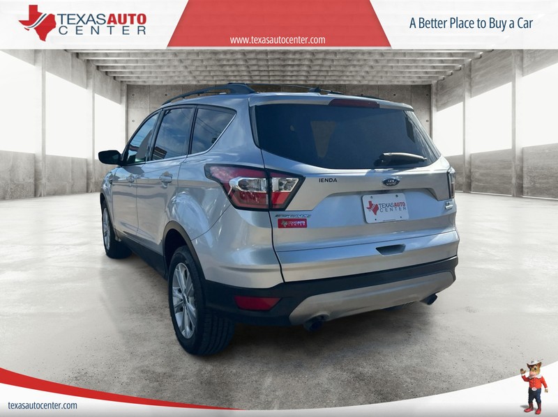 Ford Escape Vehicle Full-screen Gallery Image 8