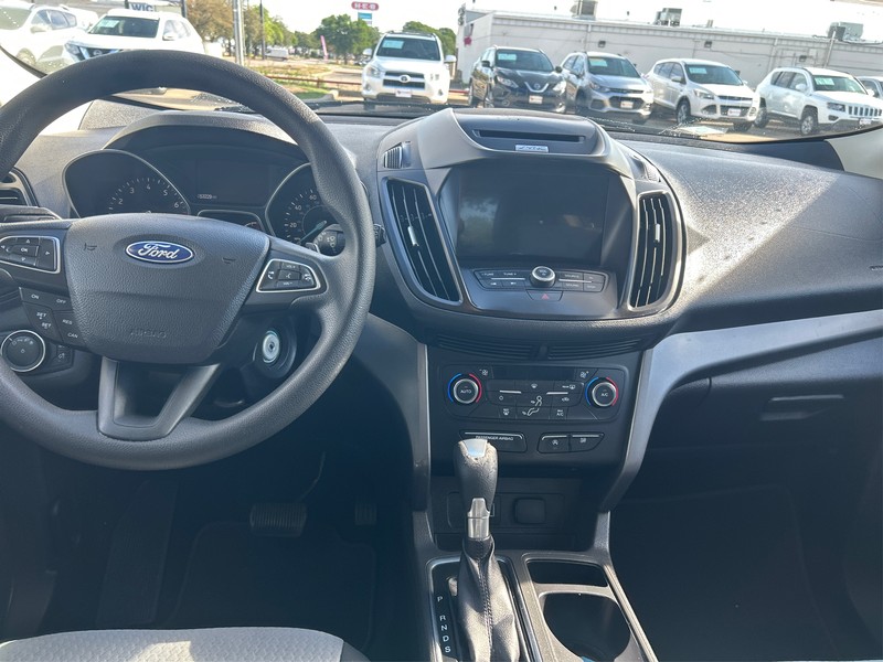 Ford Escape Vehicle Full-screen Gallery Image 12