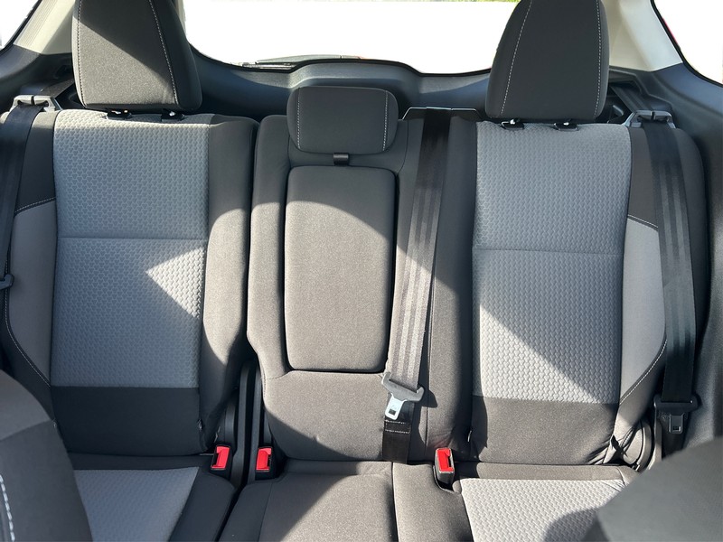 Ford Escape Vehicle Full-screen Gallery Image 13