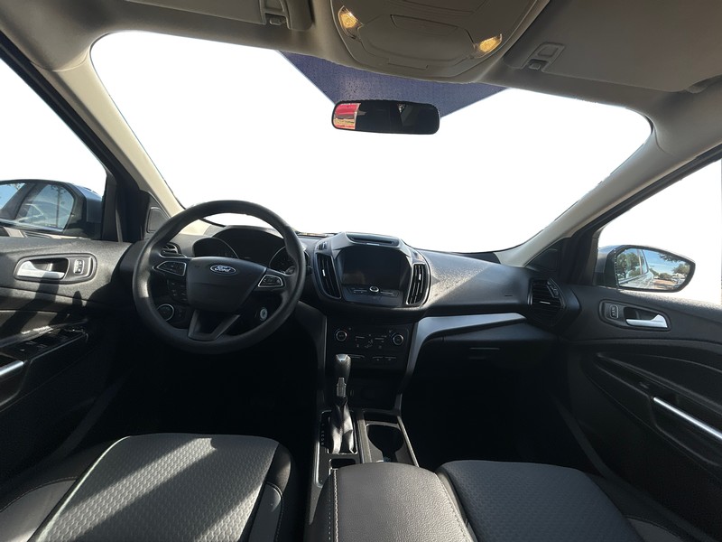 Ford Escape Vehicle Full-screen Gallery Image 15