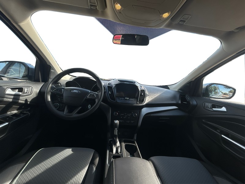 Ford Escape Vehicle Full-screen Gallery Image 16