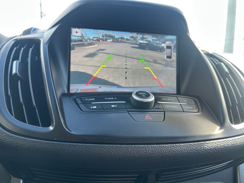 Ford Escape Vehicle Full-screen Gallery Image 17