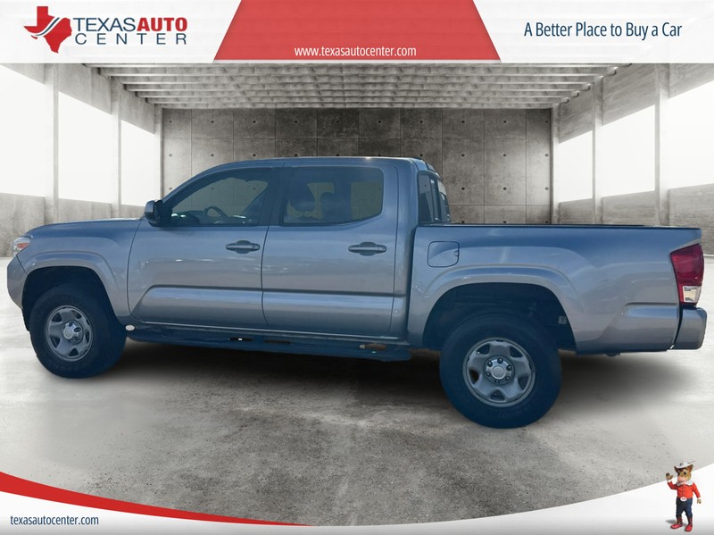 Toyota Tacoma Vehicle Full-screen Gallery Image 5