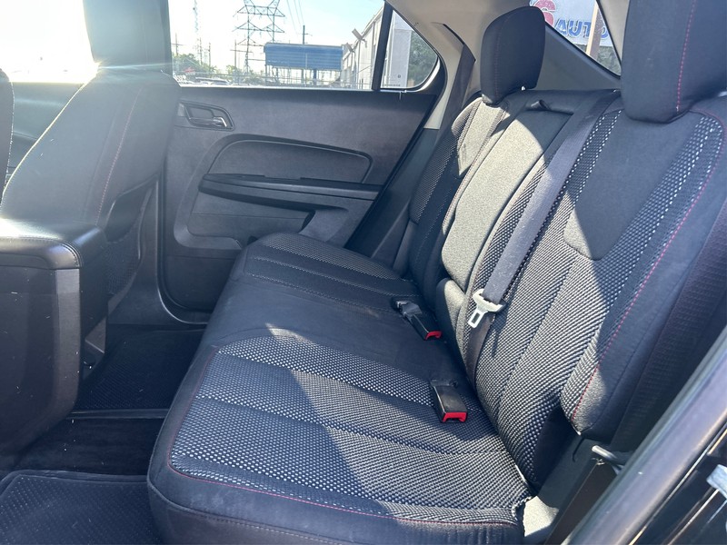 Chevrolet Equinox Vehicle Full-screen Gallery Image 10