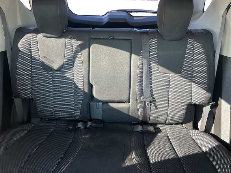 Chevrolet Equinox Vehicle Full-screen Gallery Image 13