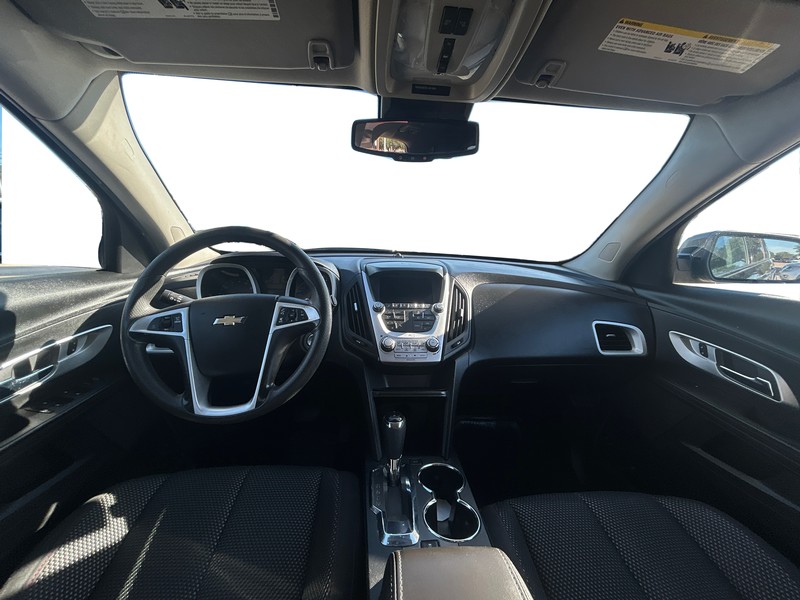 Chevrolet Equinox Vehicle Full-screen Gallery Image 15