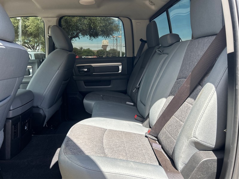 Ram 1500 Vehicle Full-screen Gallery Image 8