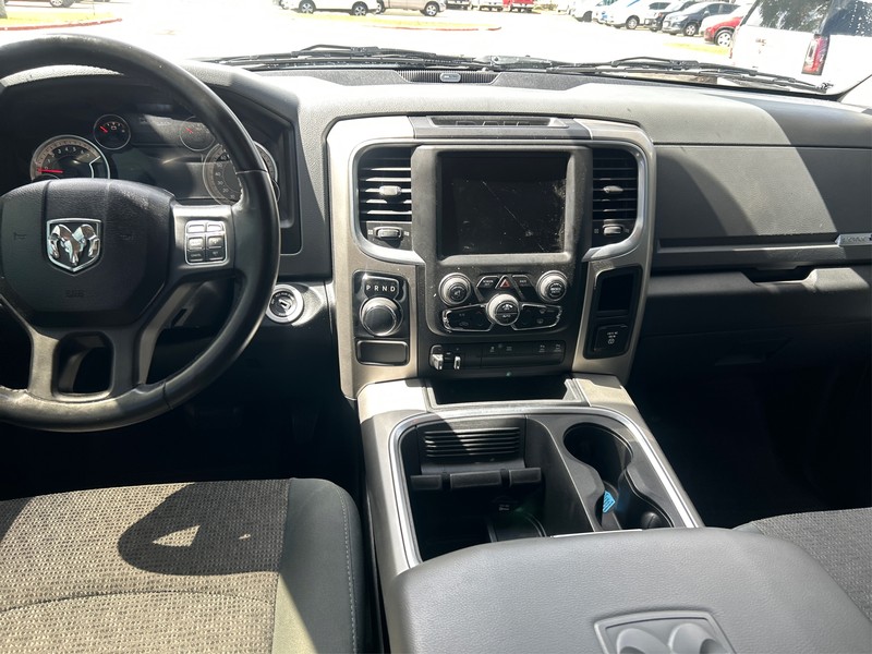 Ram 1500 Vehicle Full-screen Gallery Image 10
