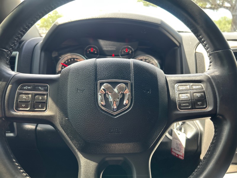 Ram 1500 Vehicle Full-screen Gallery Image 12