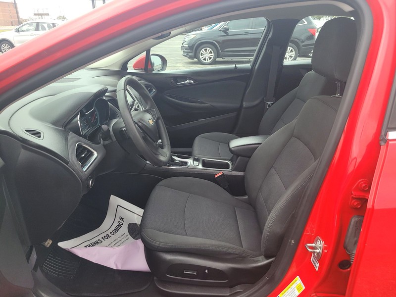 Chevrolet Cruze Vehicle Full-screen Gallery Image 09