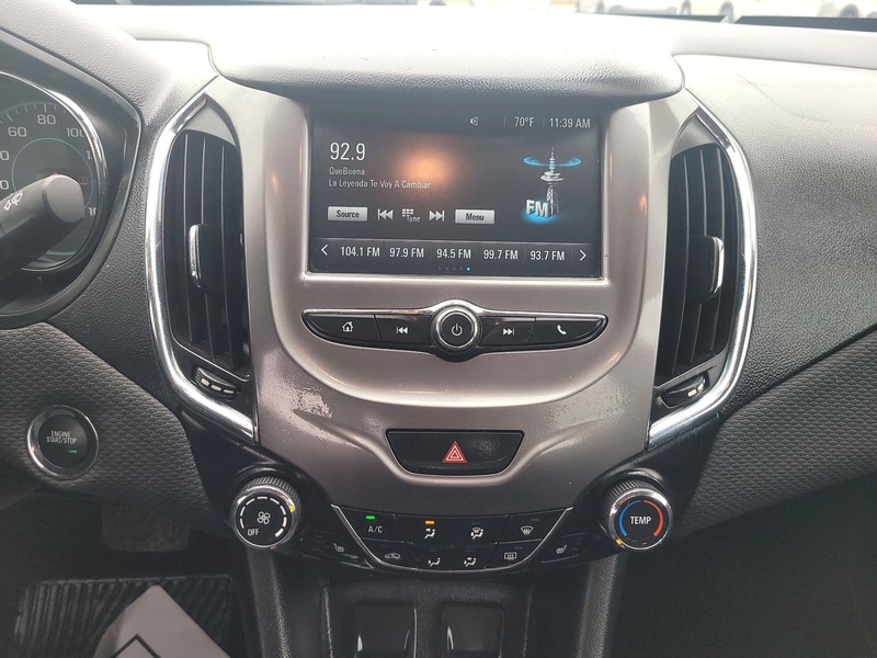 Chevrolet Cruze Vehicle Full-screen Gallery Image 11