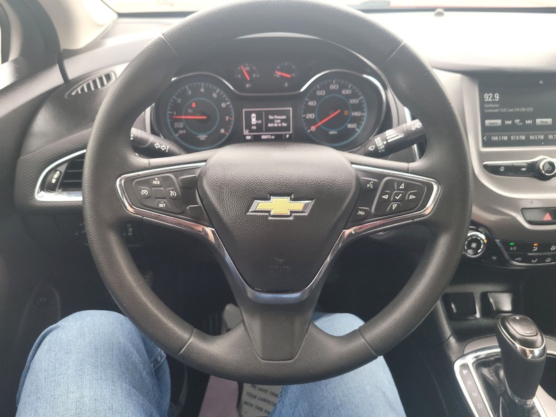 Chevrolet Cruze Vehicle Full-screen Gallery Image 13