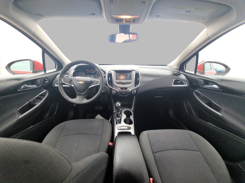 Chevrolet Cruze Vehicle Full-screen Gallery Image 14