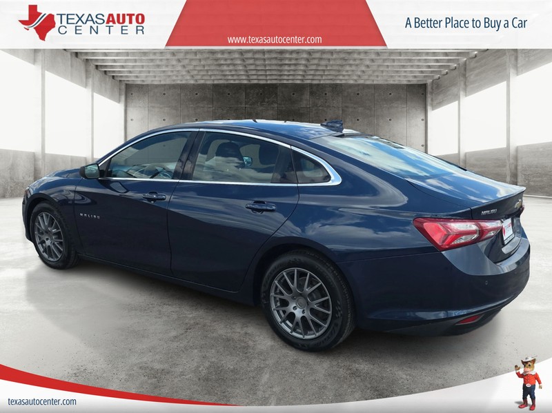 Chevrolet Malibu Vehicle Full-screen Gallery Image 8