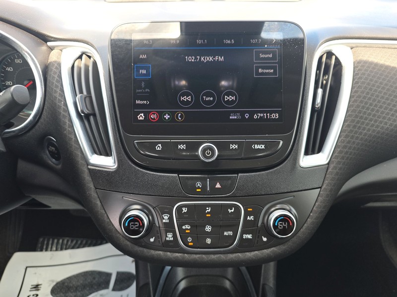 Chevrolet Malibu Vehicle Full-screen Gallery Image 11