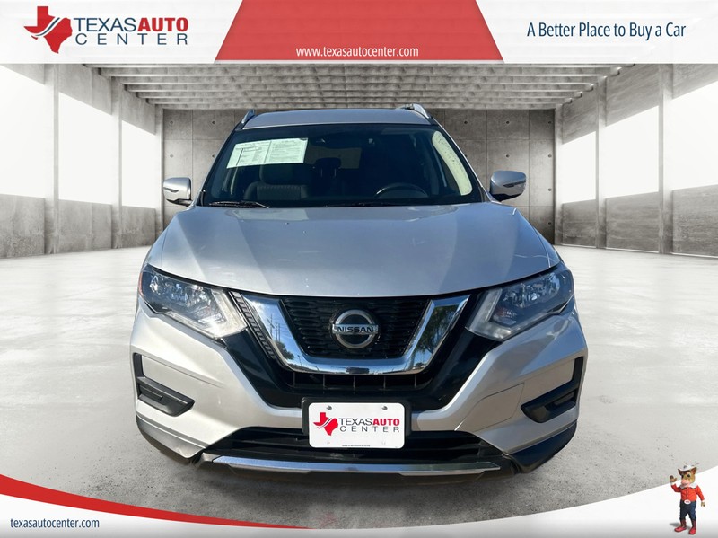 Nissan Rogue Vehicle Full-screen Gallery Image 3
