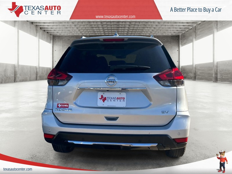 Nissan Rogue Vehicle Full-screen Gallery Image 5