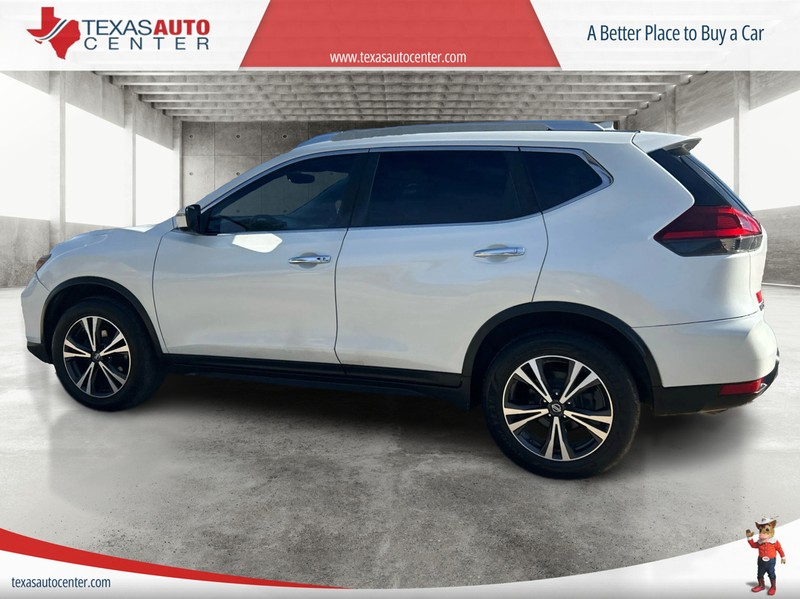 Nissan Rogue Vehicle Full-screen Gallery Image 5