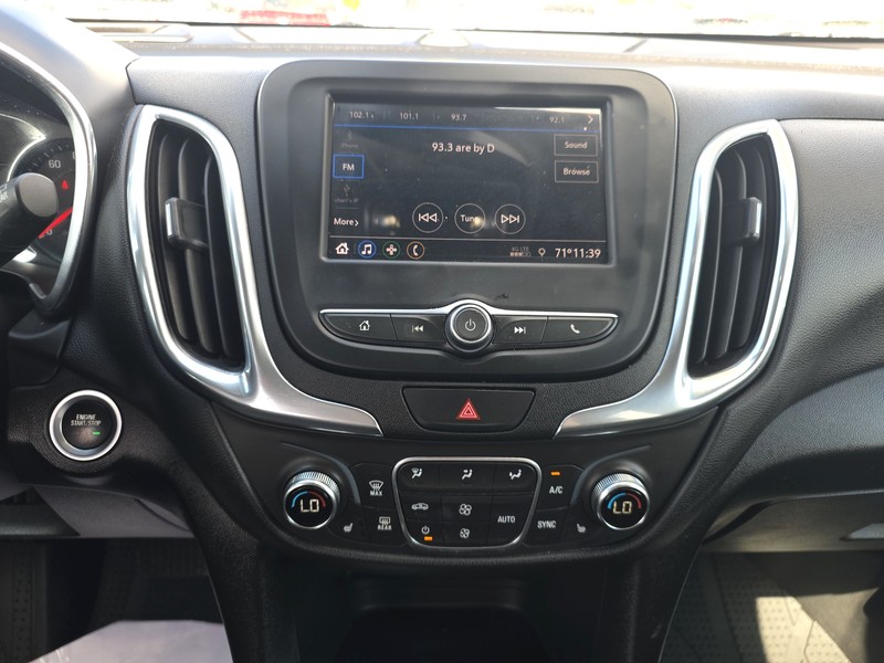 Chevrolet Equinox Vehicle Full-screen Gallery Image 12