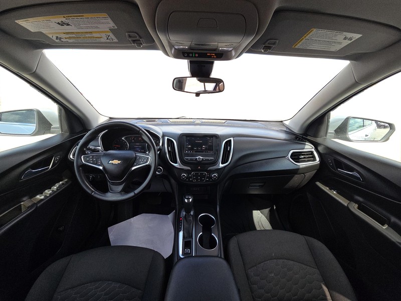 Chevrolet Equinox Vehicle Full-screen Gallery Image 15