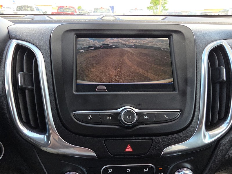 Chevrolet Equinox Vehicle Full-screen Gallery Image 17
