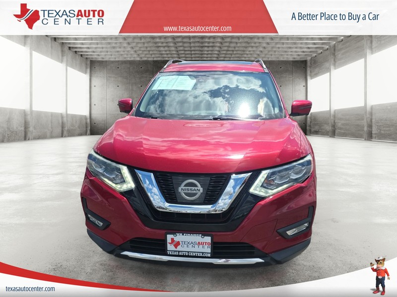 Nissan Rogue Vehicle Full-screen Gallery Image 3