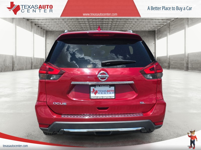 Nissan Rogue Vehicle Full-screen Gallery Image 6