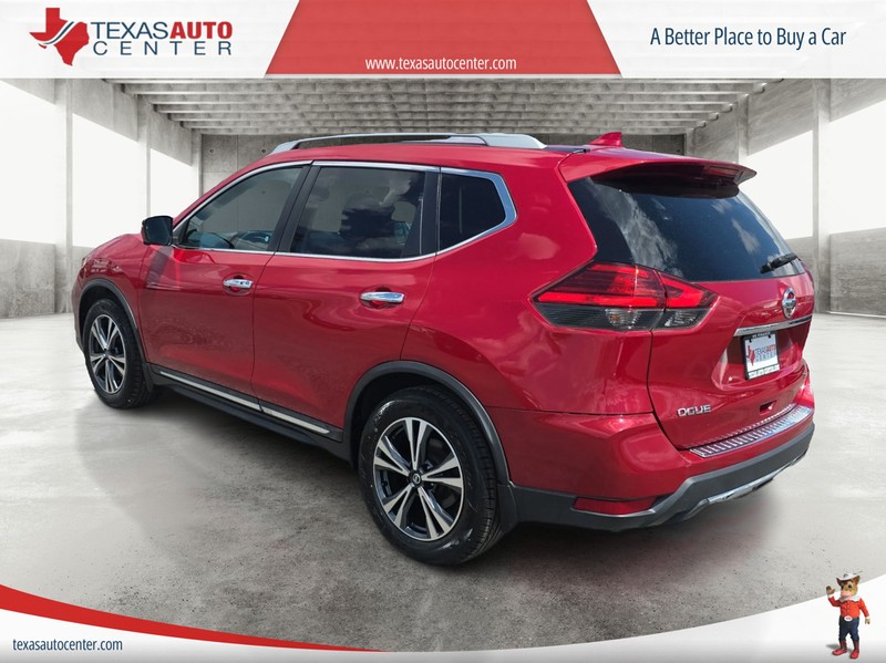 Nissan Rogue Vehicle Full-screen Gallery Image 8