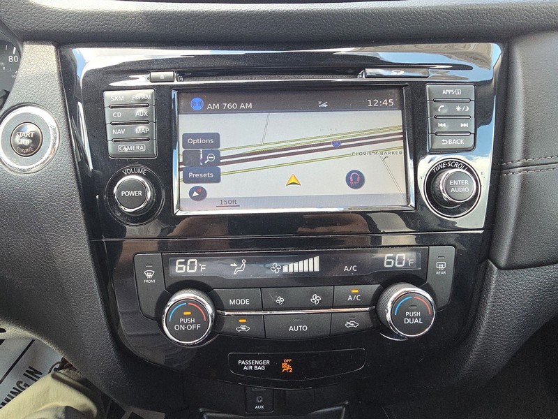 Nissan Rogue Vehicle Full-screen Gallery Image 17