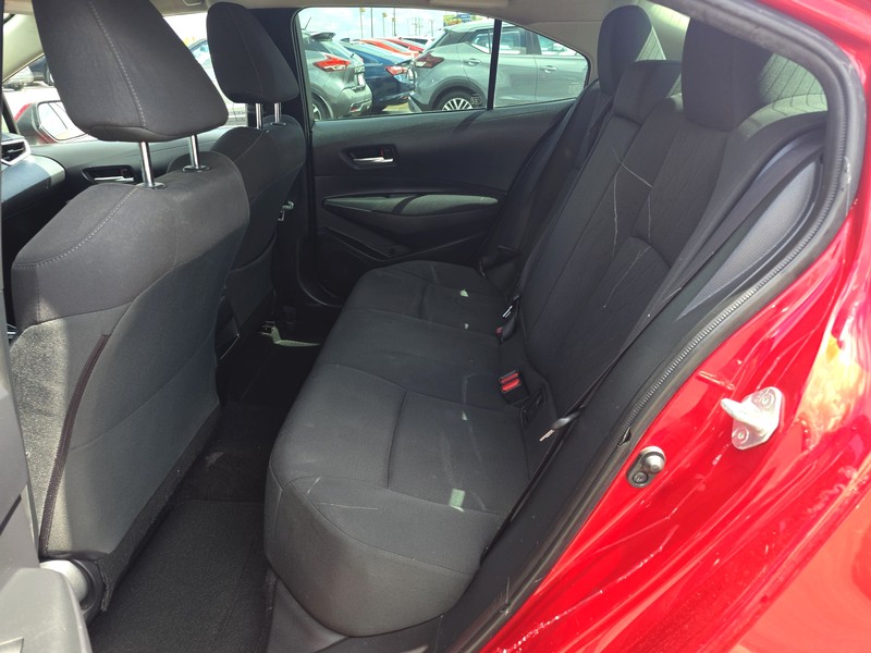 Toyota Corolla Vehicle Full-screen Gallery Image 10