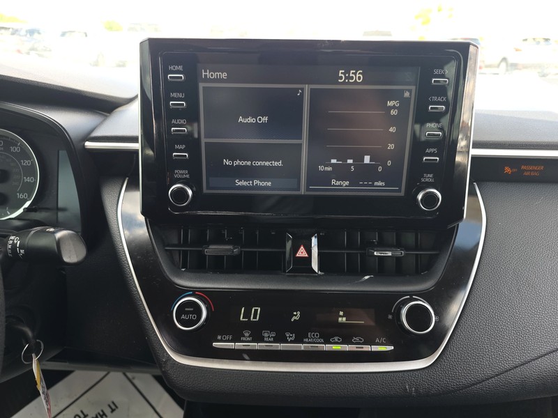 Toyota Corolla Vehicle Full-screen Gallery Image 11
