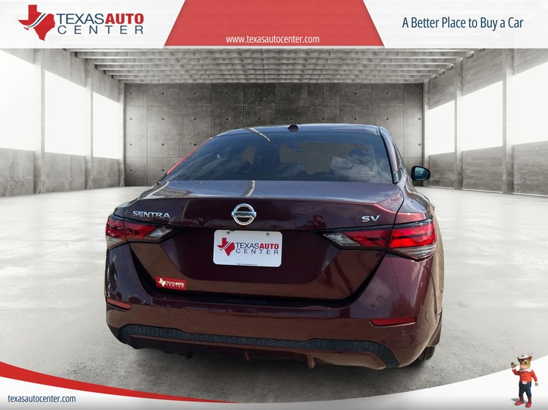 Nissan Sentra Vehicle Full-screen Gallery Image 5