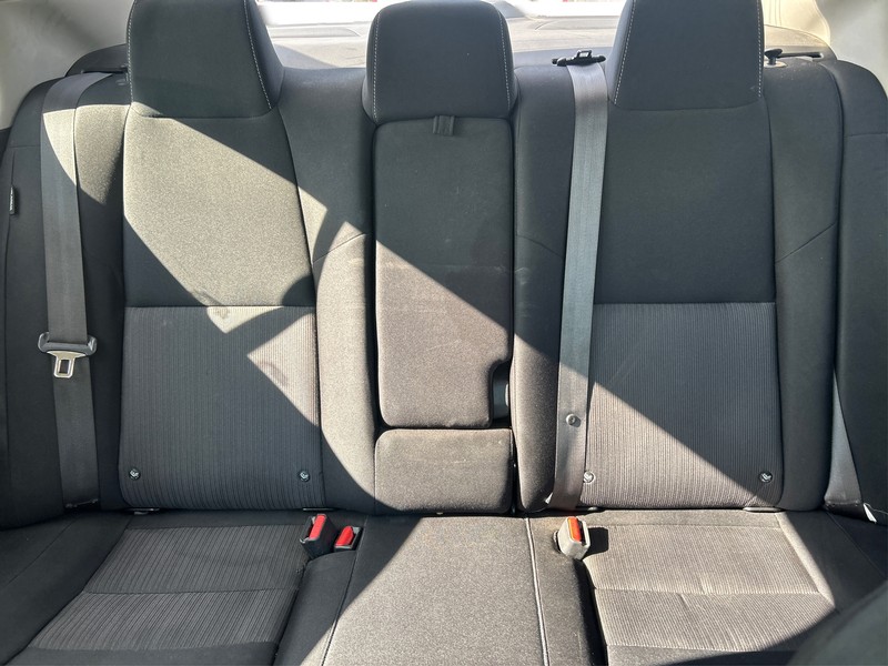 Nissan Sentra Vehicle Full-screen Gallery Image 12