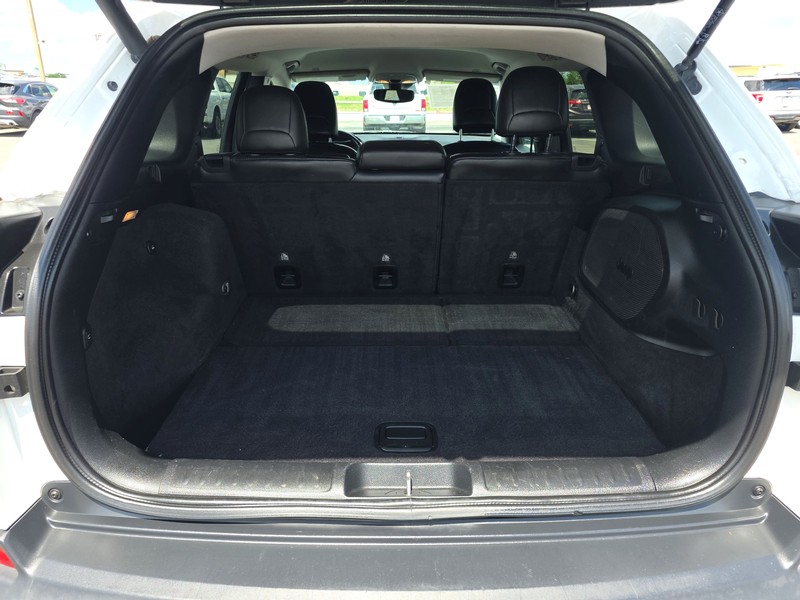 Jeep Cherokee Vehicle Full-screen Gallery Image 11