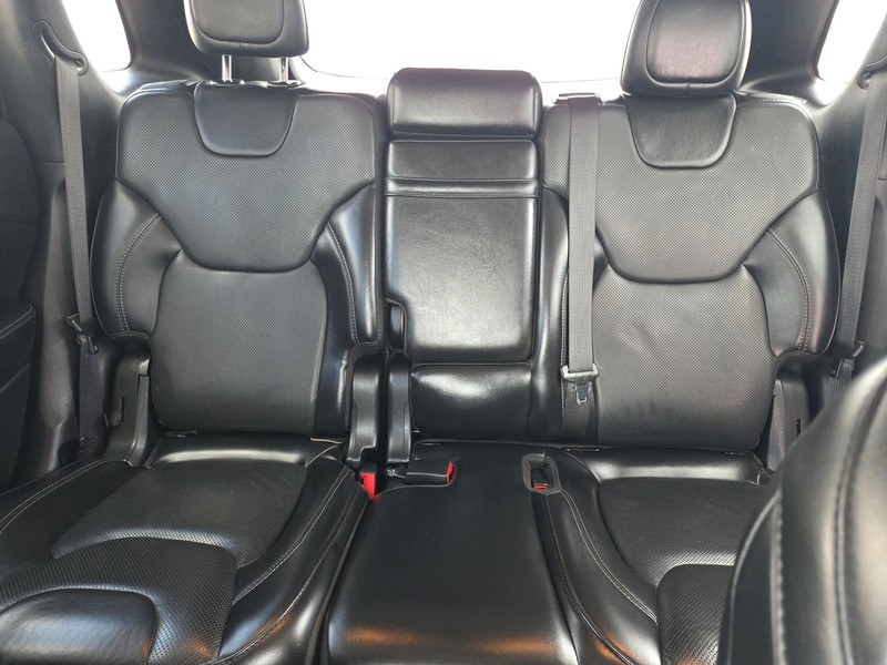 Jeep Cherokee Vehicle Full-screen Gallery Image 13