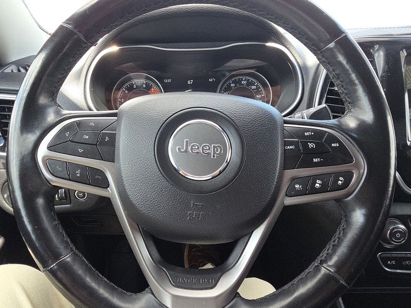 Jeep Cherokee Vehicle Full-screen Gallery Image 14