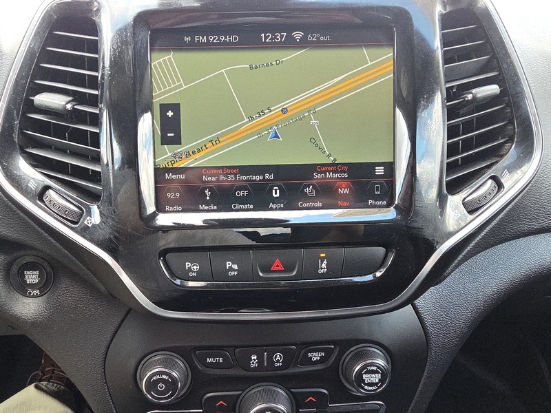 Jeep Cherokee Vehicle Full-screen Gallery Image 17