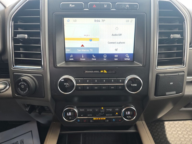 Ford Expedition Max Vehicle Full-screen Gallery Image 12