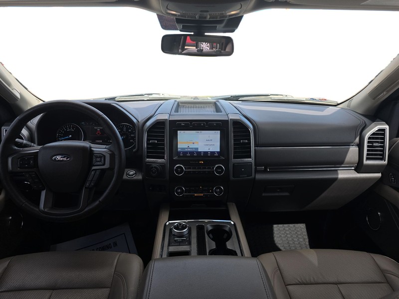 Ford Expedition Max Vehicle Full-screen Gallery Image 16